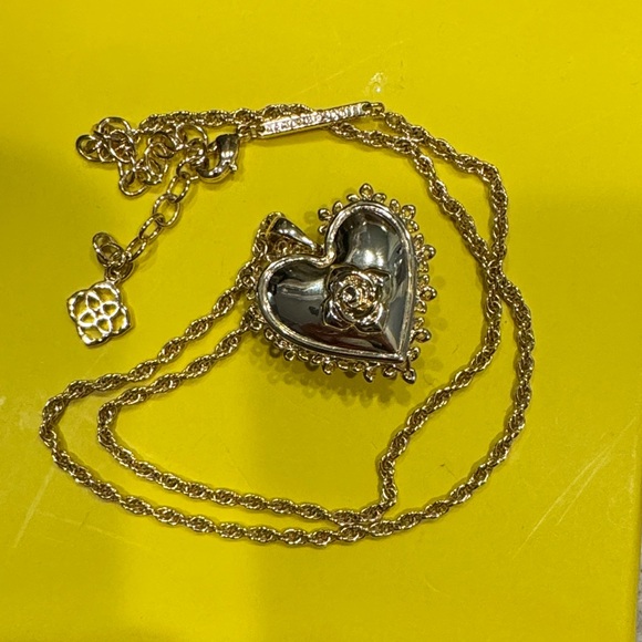 Kendra Scott Gold Heart Necklace - Picture 1 of 3